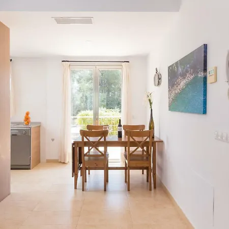 Vaumera F Villa *